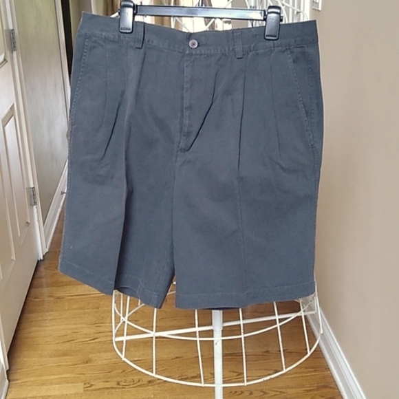 Evergreen Shorts - Picture 2 of 12